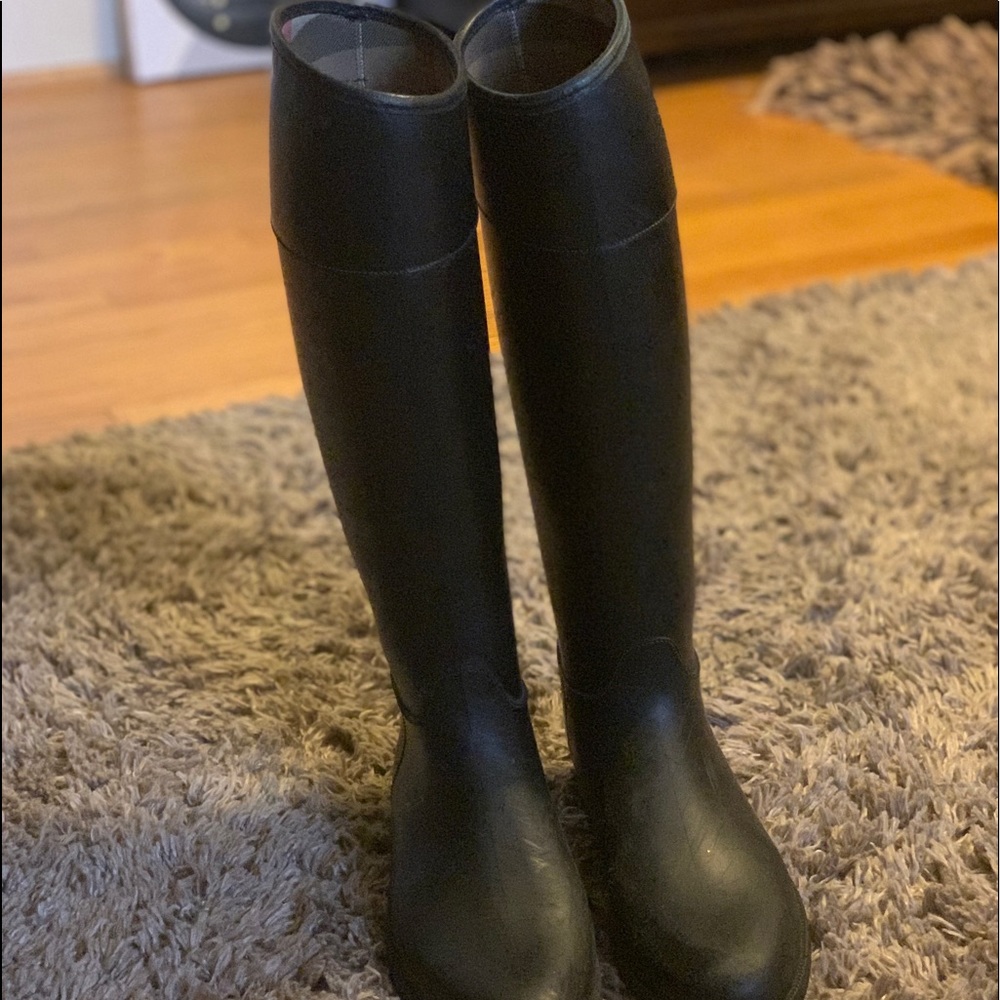 Burberry rain boots - Picture 2 of 7